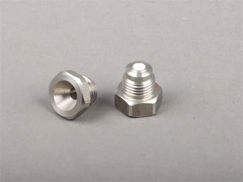 High pressure needle nozzle